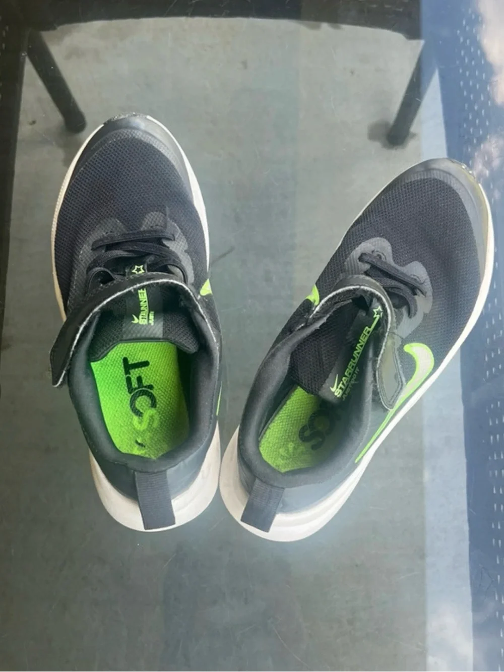 Kids Black & Neon Star Runner Nike Green Athletic Sneakers